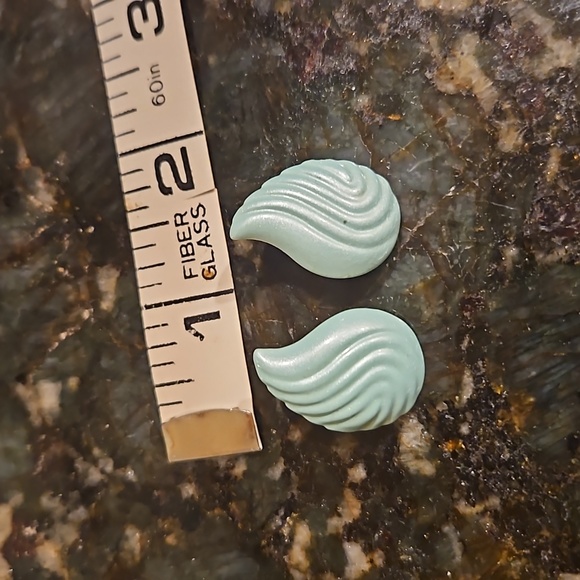 Vintage Jewelry - Vintage 80's Pastel Green earings